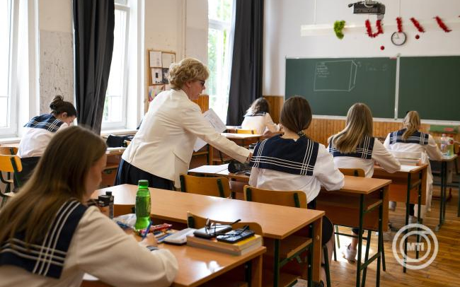 Egyeztet a Belügyminisztérium a pedagógusok béremeléséről